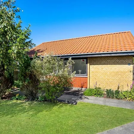 Semesterbostad 1 Bedroom Cozy In Norre Nebel *