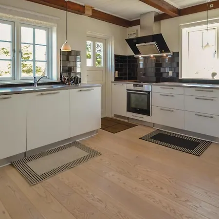 1 Bedroom Cozy In Norre Nebel
